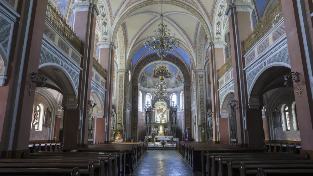 V notranjosti ribni&scaron;ke cerkve si je mogoče ogledati kar nekaj umetnostnozgodovinskih biserov 19. in 20. stoletja.&nbsp;/ Foto: Jaka Gasar