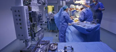 - operacijski blok - operacijska dvorana - operacija- kirurški operativni poseg- 14.1.2014 - Bolnišnica Golnik - KOPA, Klinični oddelek za pljučne bolezni in alergijo - vrhunska slovenska klinika za diagnostiko in zdravljenje bolnikov s pljučnimi in alergijskimi boleznim//FOTO: Tomaž Skale