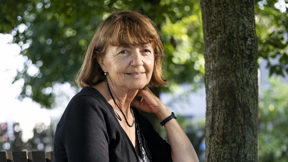 - 10.08.2021 &acirc;&euro;" dr. Lu&Auml;Ťka KajfeĹľ Bogataj, klimatologinja, redna profesorica na BiotehniĹˇki fakulteti v Ljubljani, predstojnica Katedre za agrometeorologijo in &Auml;Ťlanica Medvladnega foruma za podnebne spremembe (IPCC) v Ĺ˝enevi.  //FOTO: MatjaĹľ RuĹˇtOPOMBA: INTERVJU ZA OBJEKTIV 2021