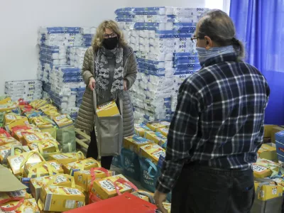 - 10.12.2020 - Anita Ogulin, humanitarna delavka, predsednica Zveze Prijateljev Mladine &ndash; ZPM Ljubljana Moste - Polje /FOTO: Jaka GasarOPOMBA: INTERVJU ZA OBJEKTIV 2020