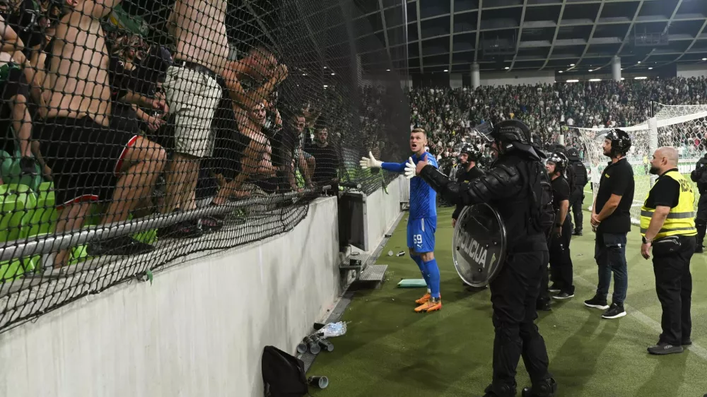 Izgredi na tekmi Olimpija - Rijeka