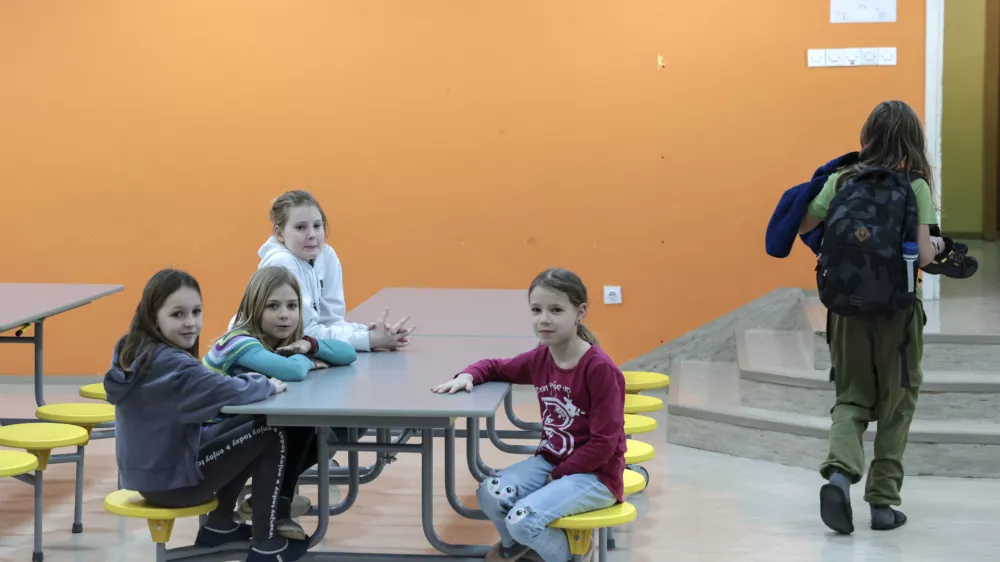 Z dana&scaron;njim dnem začenjajo veljati določbe posodobljenega zakona o osnovni &scaron;oli, ob teh pa novo &scaron;olsko leto prina&scaron;a tudi vrsto odprtih vpra&scaron;anj. Foto: Jaka Gasar