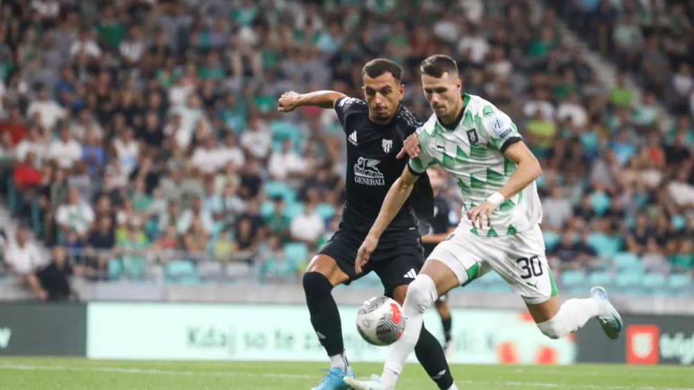 Derbi 7. kroga je bil v Stožicah, kjer so nogometa&scaron;i Olimpije premagali Muro. Foto: Luka Cjuha