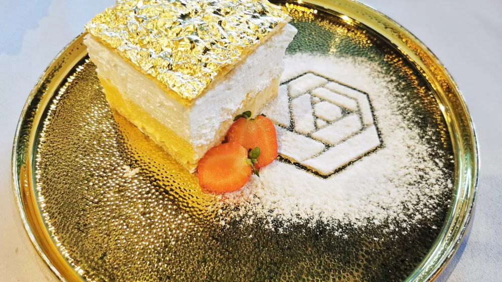 Pozlačena krem&scaron;nita, Restavracija Rose