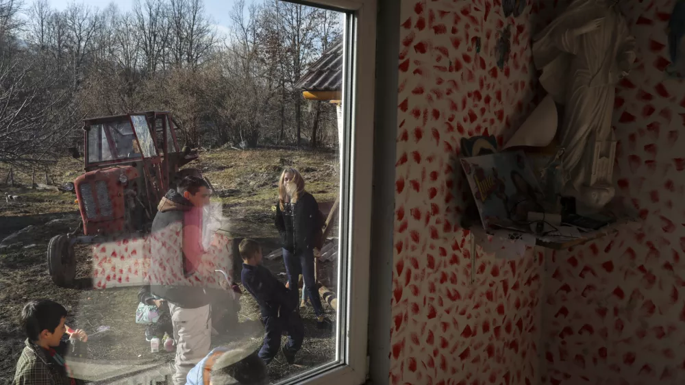 - 29.01.2020 - Romsko naselje Goriča vas v občini Ribnica &ndash; reportaža Otroci v barakah brez vode in elektrike preizku&scaron;nja za državo &ndash; romska problematika &ndash; romi - //FOTO: Jaka Gasar