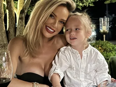 Maja &Scaron;uput s &scaron;tirletnim sinom Bloomom. F instagram Maje &Scaron;uput 