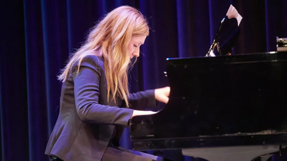 Skladateljica in pianistka Aleksandra Naumovski Potisk je napisala novo glasbo za baletno predstavo Mali princ. F Janez Kotar