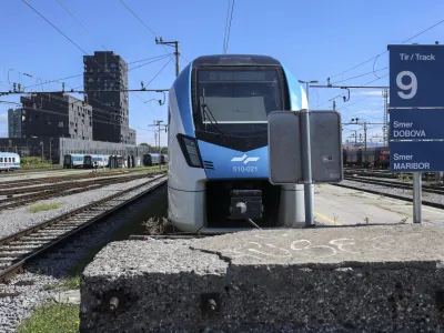 - 10.09.2024 - železni&scaron;ka postaja Ljubljana, vlak, potniki, turisti//FOTO: Jaka Gasar