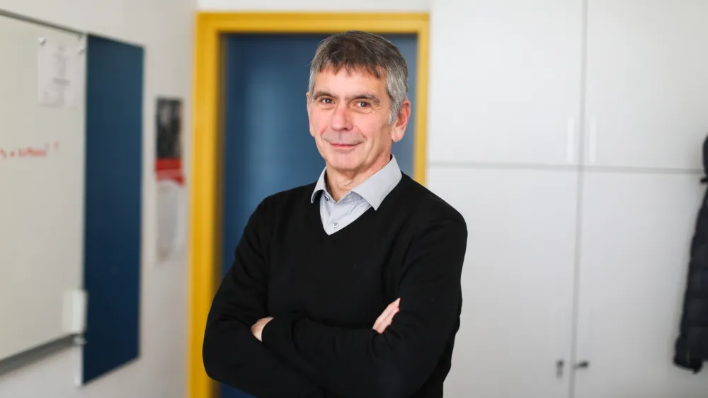 - 12.12.2022 &ndash; prof. dr. Marko Stabej, jezikoslovec in pedagog - redni profesor za slovenski jezik na Oddelku za slovenistiko Filozofske fakultete Univerze v Ljubljani. - dnevnikov kolumnist //FOTO: Bojan Velikonja