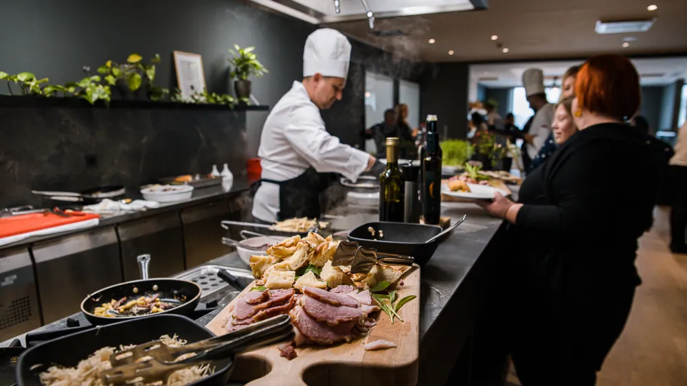 V JGZ Brdo pojasnjujejo, da povečujejo delež prihodkov iz tržne dejavnosti, iz česar se delno financirajo tudi stro&scaron;ki plač zaposlenih. Foto: JGZ Brdo