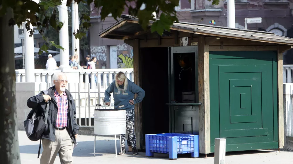 03.10.2023 - hi&scaron;ica za prodajo kostanja, Breg Foto: Tomaž Skale