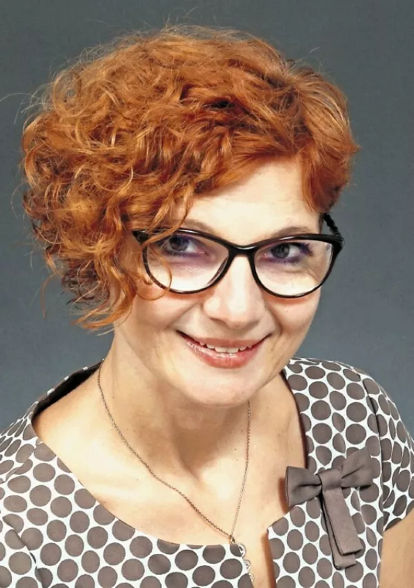 Marta Kelvi&scaron;ar, Adria Dom