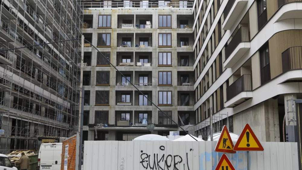 - simbolična fotografija - stanovanja - gradnja stanovanj, gradbi&scaron;če, stanovanjska problematika mladih, nepremičnine- 17.04.2023 - Poslovno stanovanjski kompleks Palais & Villa Schellenburg (nekdanji Kolizej) - gradnja dveh objektov palača in vila Schellenburg ob Gosposvetski cesti v Ljubljani,FOTO: Luka Cjuha