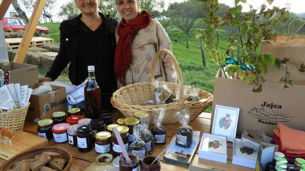 Andreja Kozmus in Darja &Scaron;tirnFestival Divje hrane Kozjansko / Foto: Katja Petrovec 