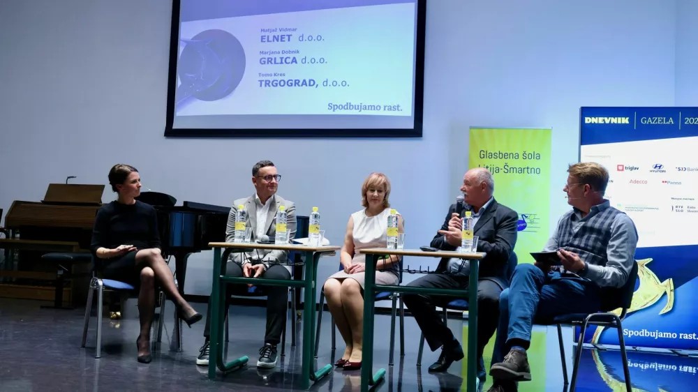 Pogovor z nominiranci (v sredni, z leve): Matjaž Vidmar, direktor Elneta, Marjana Dobnik, prokuristka v Grlici, in Tomo Kres, direktor Trgograda, gazele savinjsko-zasavske regije. Foto: Jaka Gasar