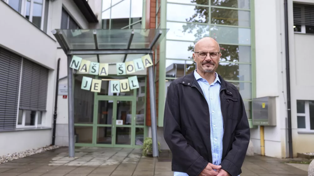 ravnatelj Aljo&scaron;a &Scaron;ip- 13.09.2024 - O&Scaron; &Scaron;entjernej - občina &Scaron;entjernej - Romi - romsko naselje - nasilje, incident //FOTO: Jaka Gasar