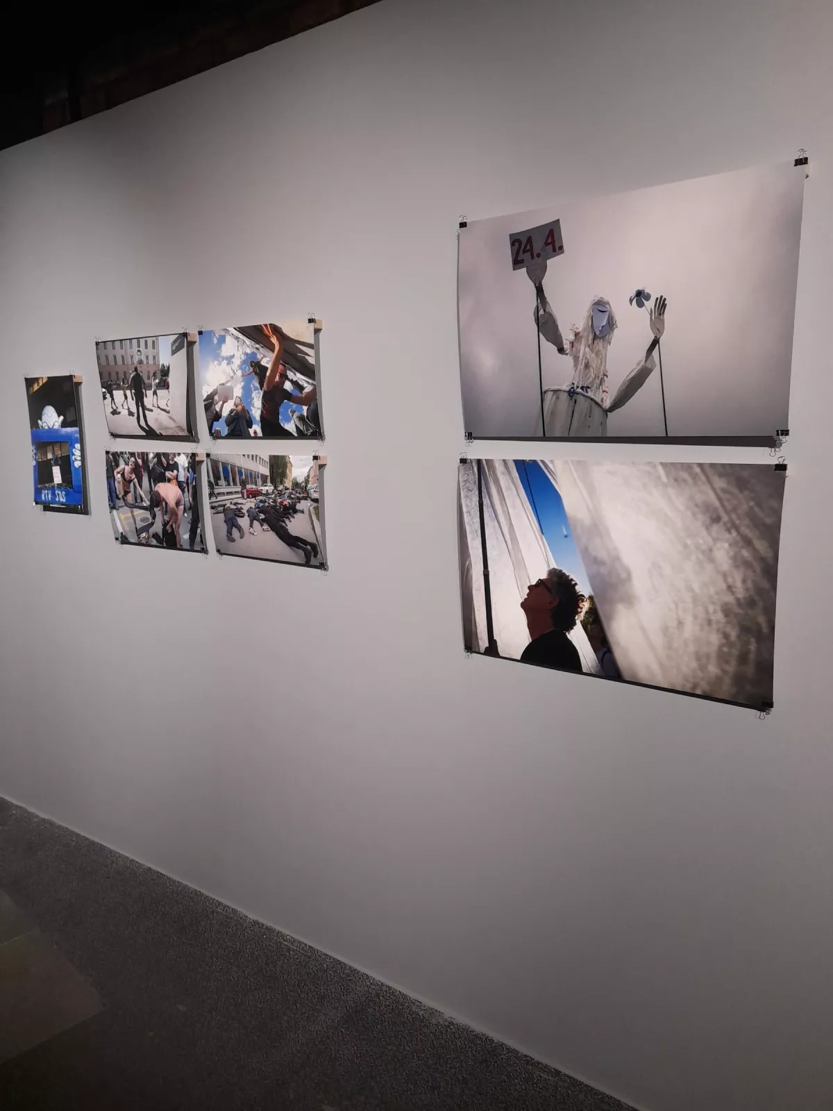 Na razstavi Na&scaron;a last: Slovenska protestna fotografija 2020-2022 v Galeriji Jakopič F I. M.