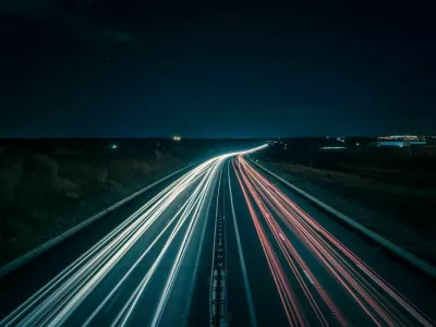 Za podjetja, ki izvajajo KYC in KYB postopke, je &scaron;e posebej pomembno, da poskrbijo za skladnost s predpisi, učinkovito zbirajo in preverjajo podatke o podjetjih v svojem portfelju ter se za&scaron;čitijo pred tveganji. D&B ponuja brezplačni preizkus D&B Risk Analytics Compliance Intelligence, globalne re&scaron;itve, namenjene uvozno-izvozno naravnanim podjetjem, ki želijo poznati tveganje svoje dobavne verige in izvajajo proces KYC/KYB. S tem lahko uporabnik pridobi vse podatke o poslovnem subjektu &ndash; to so podatki za preverjanje identitete, finančni podatki, podatki o skladnosti poslovanja, podatki o ESG in drugo. F D & B