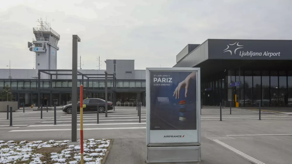 - potni&scaron;ki terminal -&nbsp;- 14.12.2022 - Letali&scaron;če Jožeta Pučnika Brnik &ndash; Aerodrom Ljubljana &ndash; Fraport Slovenija&nbsp;//FOTO: Luka Cjuha