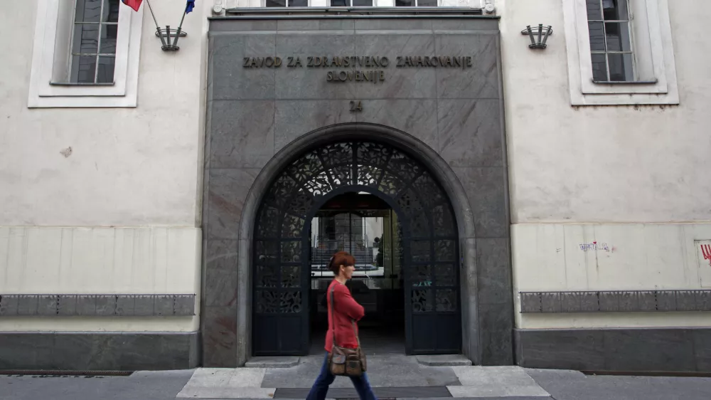 - Zavod za zdravstveno zavarovanje Slovenije (ZZZS), Miklo&scaron;ičeva cesta 24 v Ljubljani - stavba Miklo&scaron;ičeva cesta 24, - ilustrativna fotografija - //FOTO: Jaka Gasar / Foto: Jaka Gasar