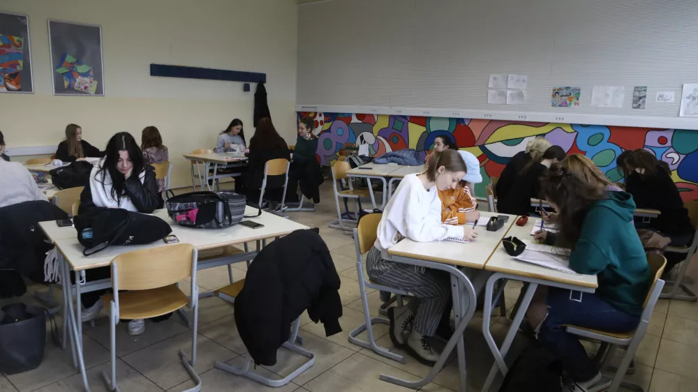 Obalna dija&scaron;ka skupnost pričakuje odgovore od ministrstva in Državnega izpitnega centra ter prilagoditev maturitetnih izpitov v italijanskem jeziku že letos. Fotografija je simbolična. Foto: Luka Cjuha