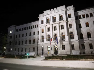 - simbolična fotografija &ndash; protest sodnikov- 22.02.2024 &ndash; Vrhovno sodi&scaron;če RS, Tavčarjeva ulica 9, stavba//FOTO: Tomaž Skale