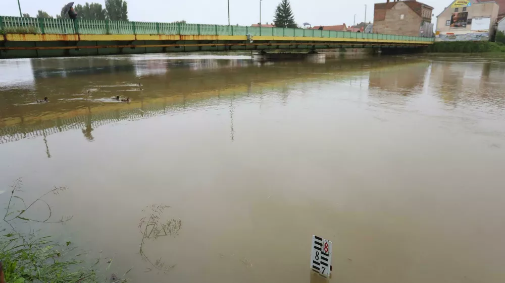 04.10.2024., Karlovac - Zbog visokog vodostaja rijeke Kupe koji je u 9 sati bio na 768 cm proglasene su izvanredne mjere od poplava. Photo: Kristina Stedul Fabac/PIXSELL