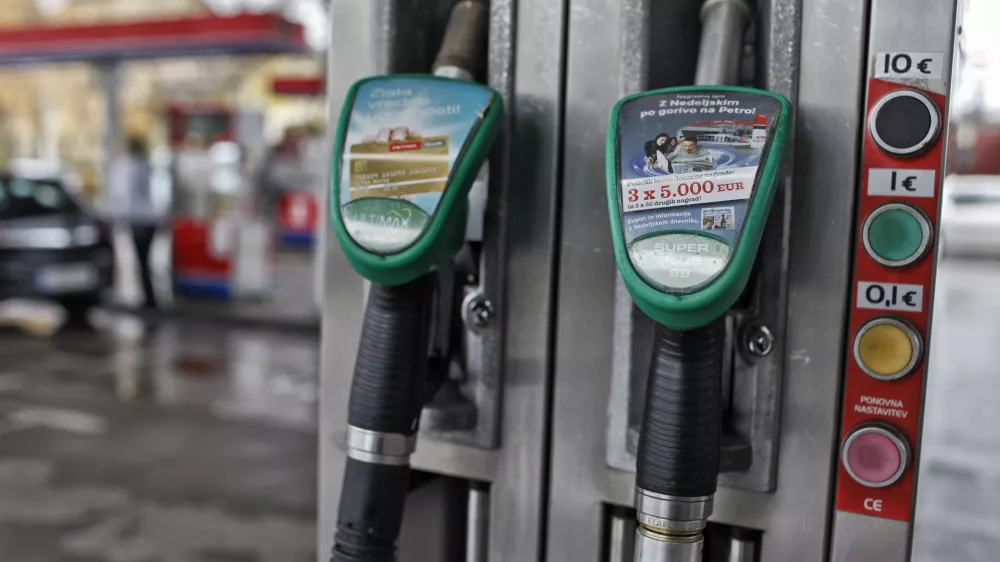 Bencinska &Auml;ŤrpalkaFOTO: JAKA GASAR / NEDELJSKI