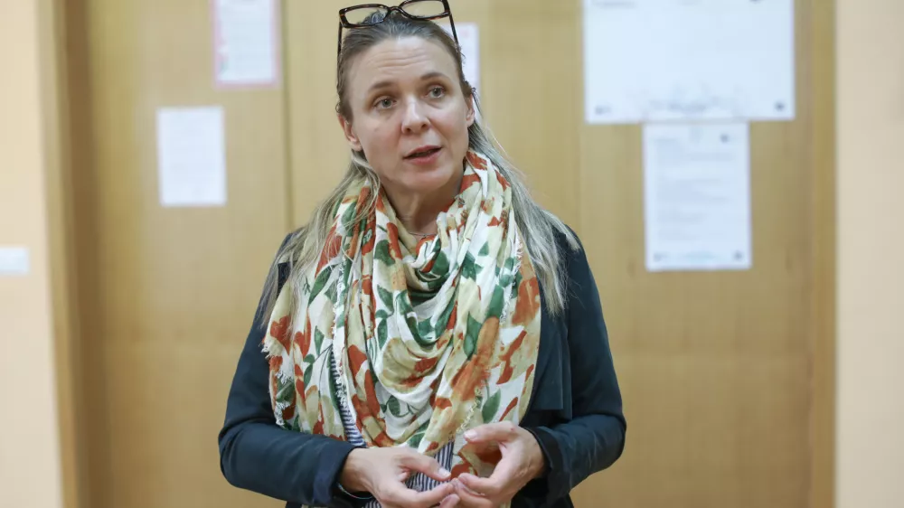 &raquo;In pri&scaron;la bo zima in potreba po zimskih oblačilih. Hitro zatem pride &scaron;e ogrevalna sezona in stro&scaron;ki se pri družinah, ki že prejemajo na&scaron;o pomoč, &scaron;e dodatno povečujejo,&laquo; opozarja&nbsp;Živa Logar, koordinatorka programa Veriga dobrih ljudi.