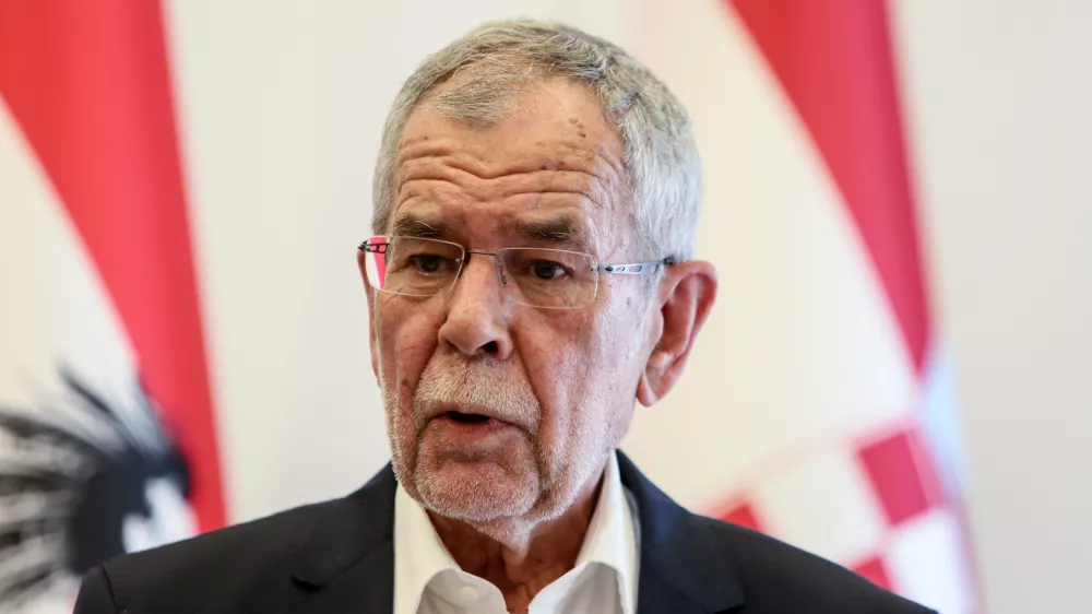 avstrijski predsednik Alexander van der Bellen- 05.07.2018 &ndash; Gori&scaron;ka Brda (Vila Vipolže) - srečanje predsednikov Slovenije, Avstrije in Hrva&scaron;ke v Sloveniji &ndash; slovenski predsednik republike na delovnem obisku gostil avstrijskega predsednika Alexandra van der Bellna in hrva&scaron;ko predsednico Kolindo Grabar-Kitarović.  //FOTO: Luka Cjuha.