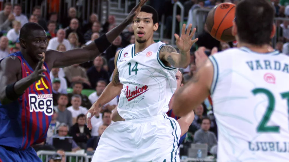 Danny Green (14)- ko&scaron;arka - Union Olimpija: FC Regal Barcelona, evroliga, 1. krog, skupina D:- Ko&scaron;arkarji Uniona Olimpije so dvanajsto sezono evrolige začeli s porazom v dvorani Stožice. S 86:64 (24:19, 41:30, 61:51) so jih premagali igralci Regal Barcelone.//FOTO: Luka Cjuha