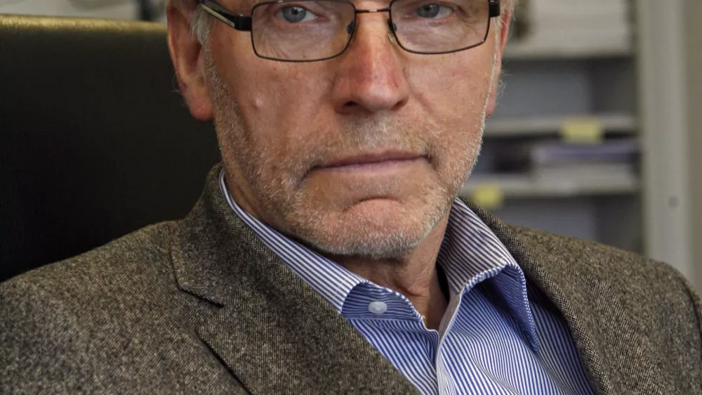 dr. Mirko Vintar, profesor za področje informatike v upravi in e-uprave, prodekan za znanstveno-raziskovalno dejavnost ter predstojnik Raziskovalnega centra in In&scaron;tituta za informatizacijo uprave na Fakulteti za upravo Univerze v Ljubljani.//FOTO: Tomaž Skale