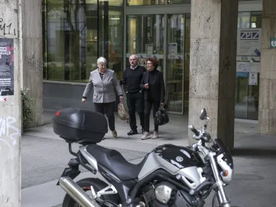 Za predčasno upokojitev se odloči zelo malo ljudi, saj si jo načeloma lahko &raquo;privo&scaron;čijo&laquo; le tisti z vi&scaron;jimi plačami in posledično vi&scaron;jimi pokojninami. Foto: Jaka Gasar