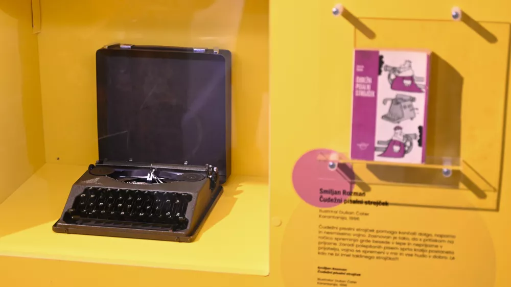 Pisalni stroj Srečka Brodarja, raziskovalca arheolo&scaron;kega najdi&scaron;ča jame Potočka zijalka Foto: Nik Erik Neubauer