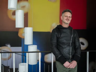 Tibor Mihelič Syed je na čelo Kina &Scaron;i&scaron;ka stopil v začetku avgusta, dober mesec pred praznovanjem 15. obletnice mestne glasbeno-kulturne hi&scaron;e. Foto: Nik Erik Neubauer