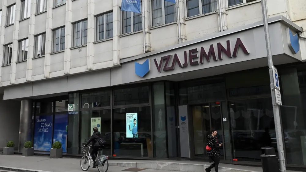  - 12.04.2023 - Vzajemna zdravstvena zavarovalnica. Vo&scaron;njakova ulica 2 v Ljubljani//FOTO: Nik Erik Neubauer