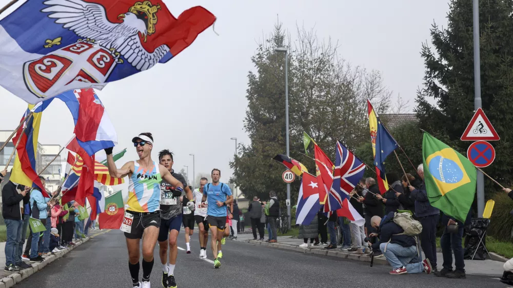 - 20.10.2024 - 28. Ljubljanski maraton - 24 tisoč tekačev - največji &scaron;portno-rekreativni dogodek v državi //FOTO: Jaka Gasar