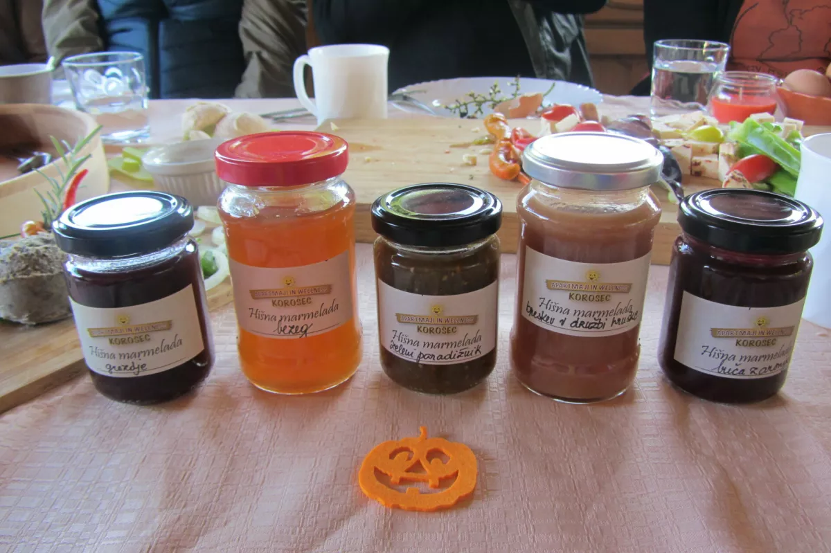 Domače marmelade so super, a tista iz zelenih paradižnikov je najbolj&scaron;a.