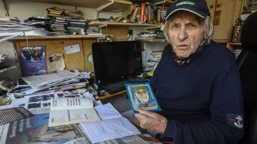 04.04.2024 - Tone Fornezzi - Tof, slovenski novinar, reporter, urednik, humorist in satirik novinar Nedeljski DnevnikFOTO: Luka Cjuha / Foto: Luka Cjuha