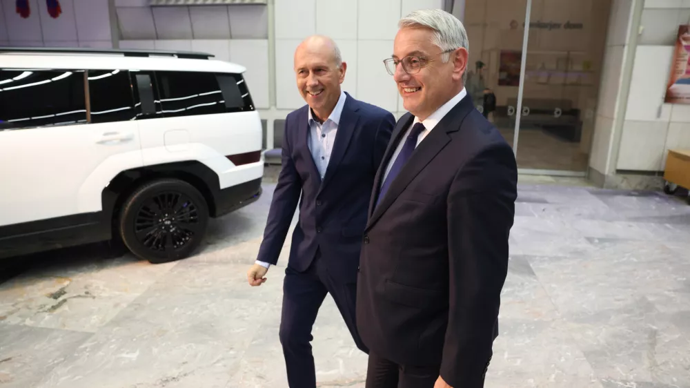 Bojan Petan, Matjaž Han- 21.10.2024 - izbor Gazele 2024 - zlata gazela je podjetje Hyla //FOTO: Jaka Gasar