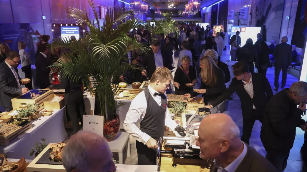 - 21.10.2024 - izbor Gazele 2024 - zlata gazela je podjetje Hyla //FOTO: Jaka Gasar