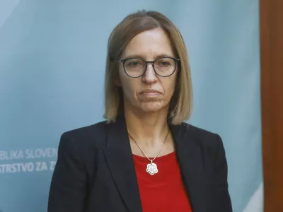 nova ministrica za zdravje dr. Valentina Prevolnik Rupel,- 16.10.2023 &ndash; Ministrstvo za zdravje - primopredajo poslov med dr. Robertom Golobom, ki je začasno opravljal funkcijo ministra za zdravje, in novo ministrico za zdravje dr. Valentino Prevolnik Rupel, //FOTO: Luka Cjuha