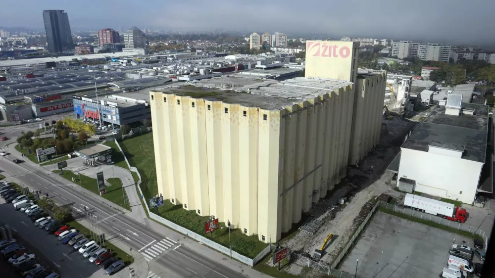 Ob&scaron;irni kompleks Žita bodo ru&scaron;ili. Pri tem bodo pazili, da bo čim manj emisij in motenja okolice. Foto: Tomaž Skale