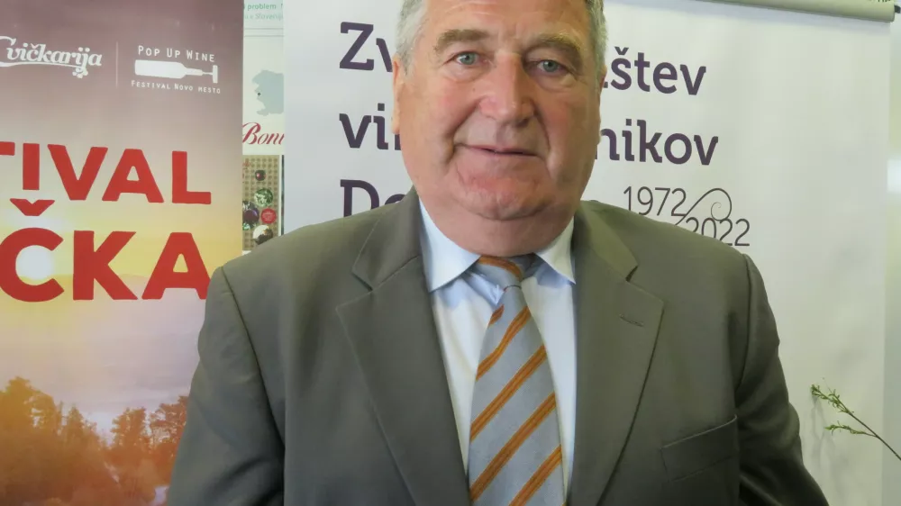 Miran Jurak, predsednik Zveze vinogradnikov DolenjskeKljub vsem oviram, ki so lani pestile letino, od podnebnih sprememb do pozebe, zaradi česar je cvičkov sicer nekoliko manj kot običajno, so vina na dru&scaron;tvenih ocenjevanjih dosegala visoke ocene. / Foto: Dragana Stanković