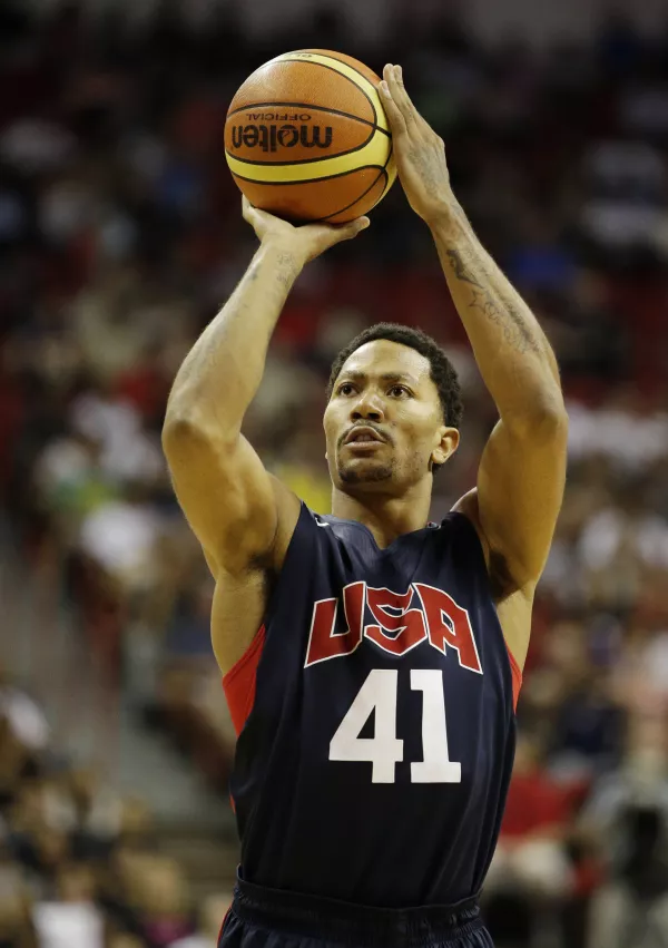 Chicago Bulls' Derrick Rose takes a free throw during the USA Basketball Showcase game Friday, Aug. 1, 2014, in Las Vegas. (AP Photo/John Locher) / Foto: John Locher