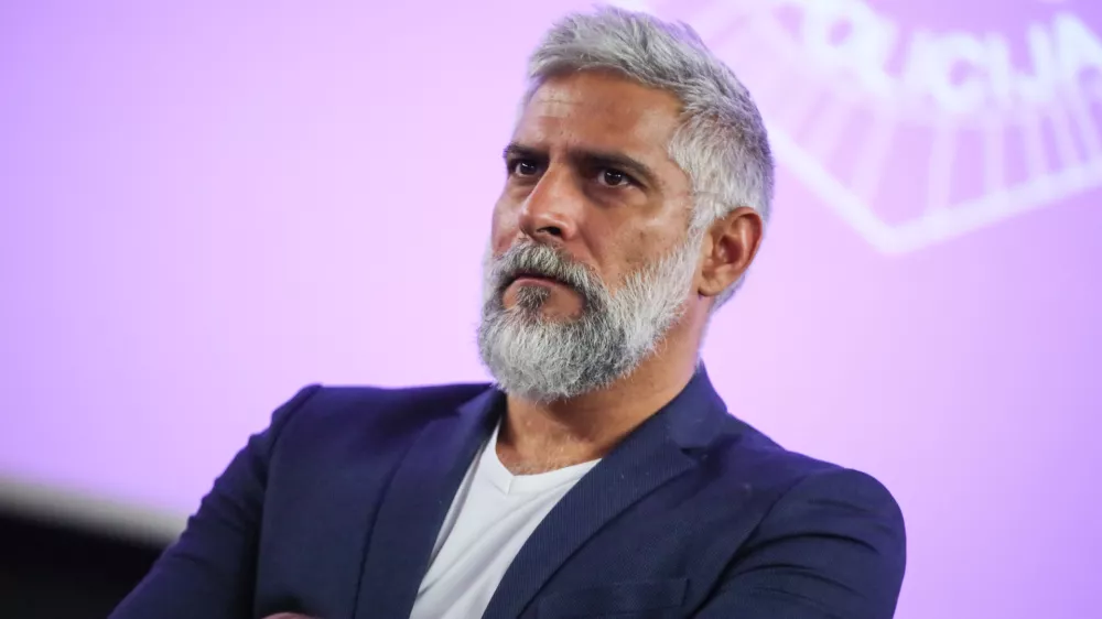 Sebastian Cavazza, režiser

&nbsp;