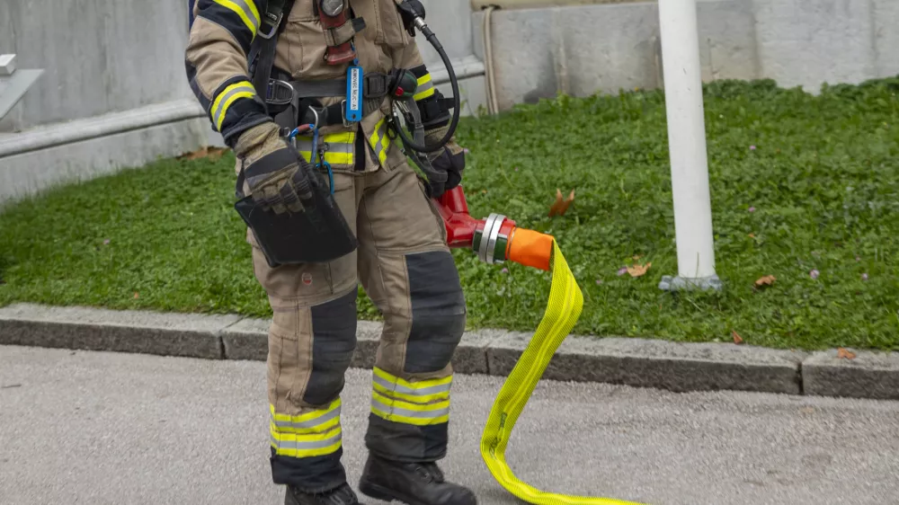 Ljubljana, Narodni muzej Slovenije.Vaja evakuacije iz objekta v organizaciji Narodnega muzeja Slovenije, Prirodoslovnega muzeja Slovenije, Slovenskega muzejskega drustva in Zavoda za varstvo kulturne dediscine Slovenije skupaj z Gasilsko brigado Ljubljana, Policijsko upravo Ljubljana, ministrstvom za kulturo in drzavnim zborom.