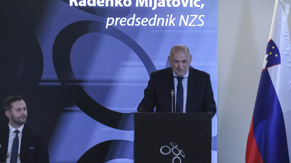 Radenko Mijatović bo &scaron;e &scaron;tiri leta vodil Nogometno zvezo Slovenije, ki ima 73.500 registriranih igralcev in igralk ter prihodke okrog 25 milijonov evrov. Foto: Jaka Gasar