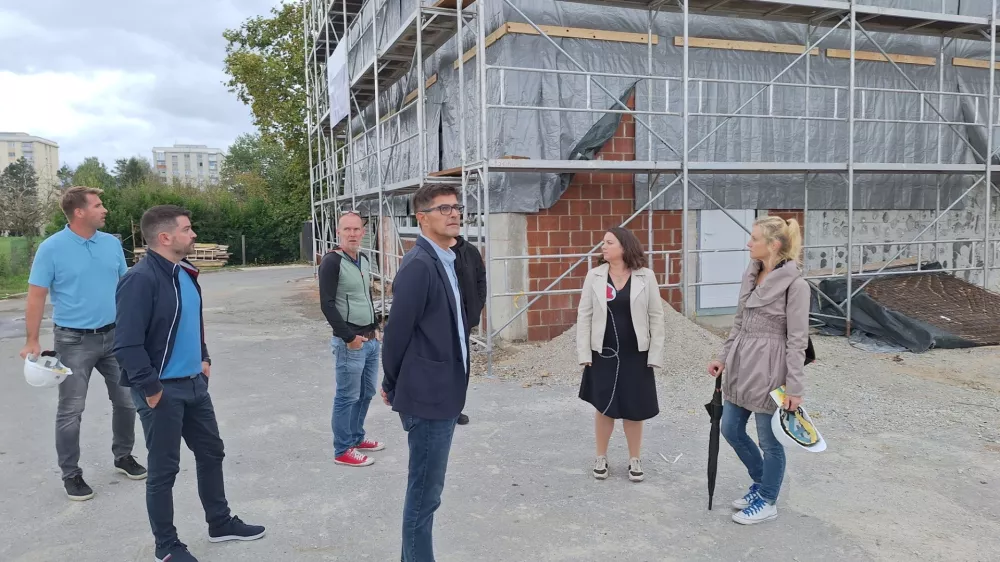 Gradnja prizidka in novih učilnic O&Scaron; Helene Puhar. Mestna občina Kranj. Matjaž Rakovec. Foto: MOK