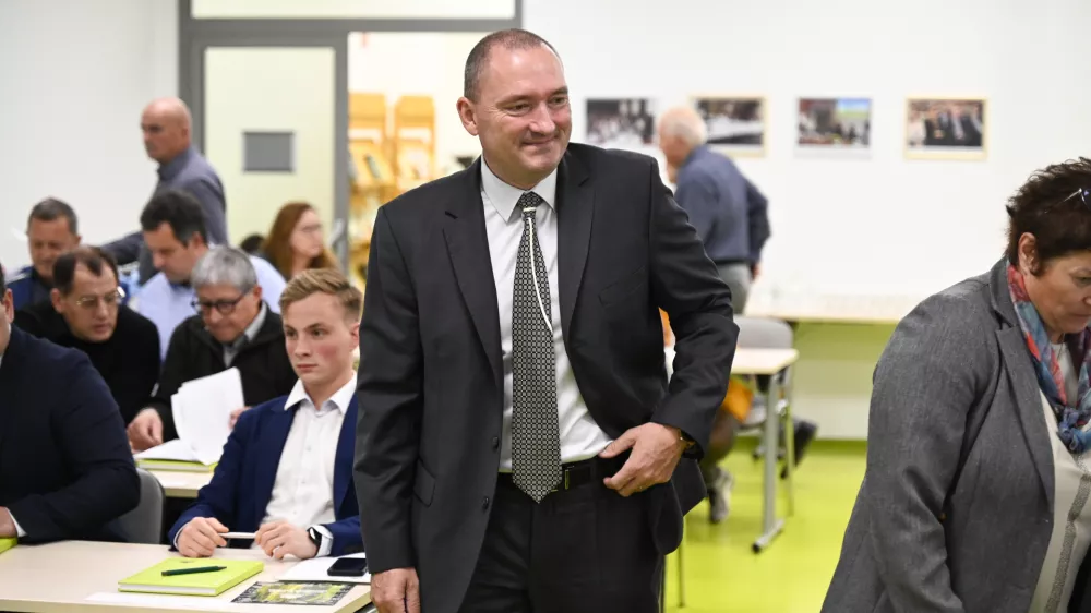 Novi predsednik kmetijske zbornice Jože Podgor&scaron;ek, ki je doslej zamenjal že nekaj političnih strank, zagotavlja, da zbornica ne bo politični poligon. Foto: Nik Erik Neubauer&nbsp;